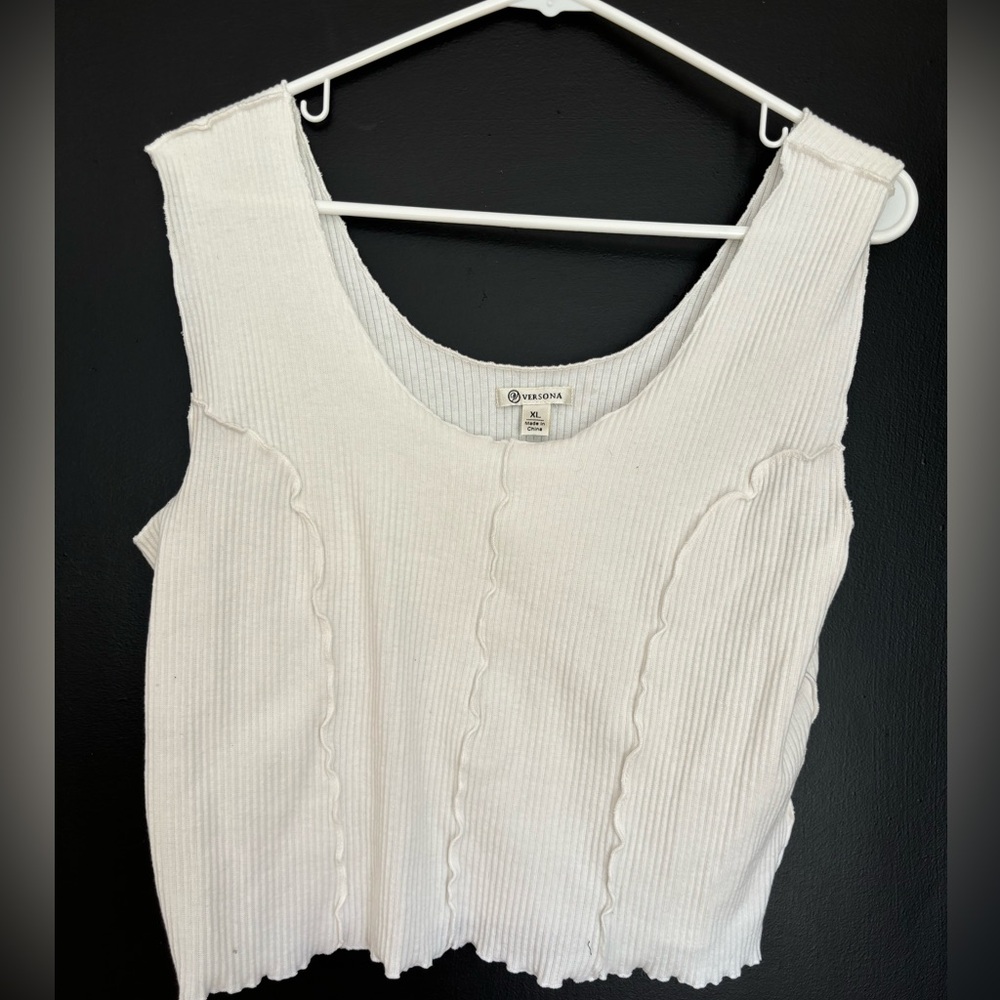 White Versona crop top